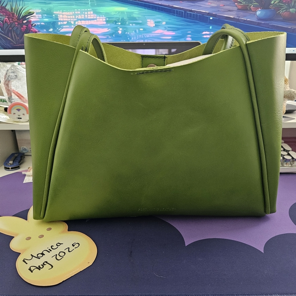 Large Green Apple Verona